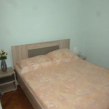 Appartamento Sunny - 10 M From Sea Bibinje